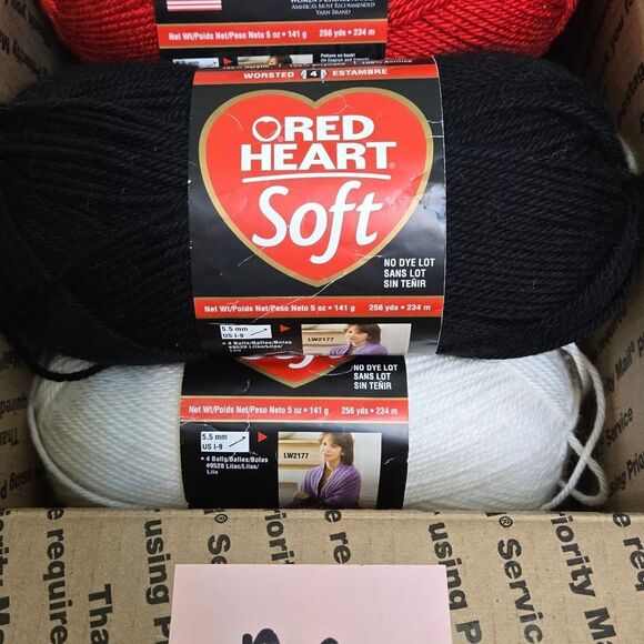 πππβRed Heart Soft Yarn Bundle - Black, Red, Purple, White HALLOWEEN BUNDLE - Picture 12 of 12